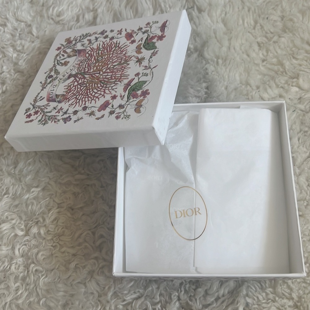 New - Dior Square Gift Box - Picture 4 of 4